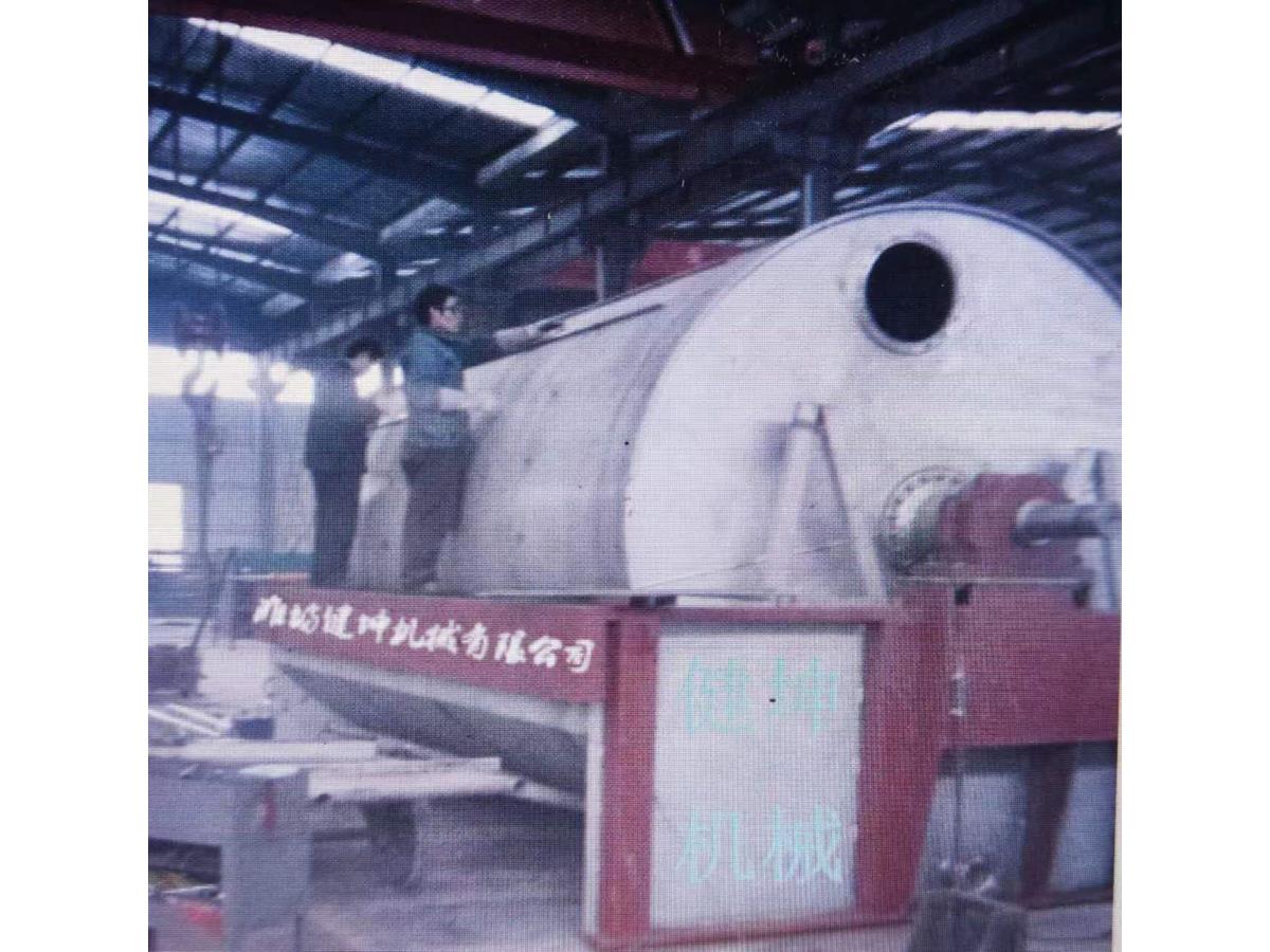 過濾機現(xiàn)場圖